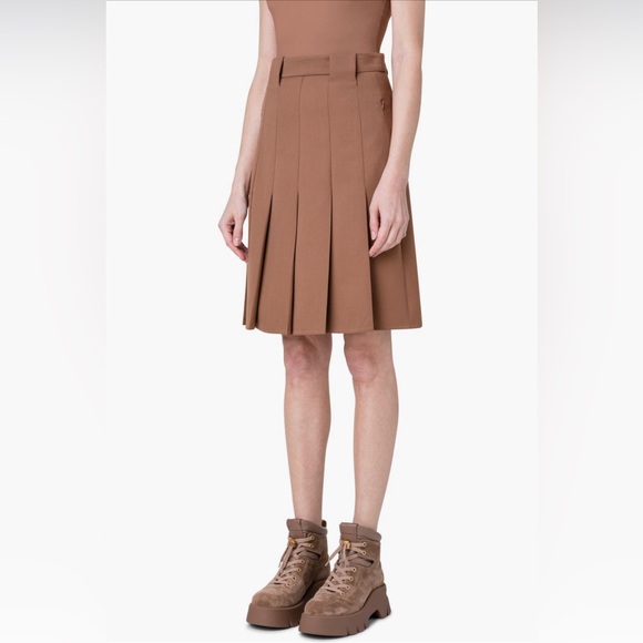 Akris Pleated Virgin Wool Double Face Skirt - Picture 3 of 9